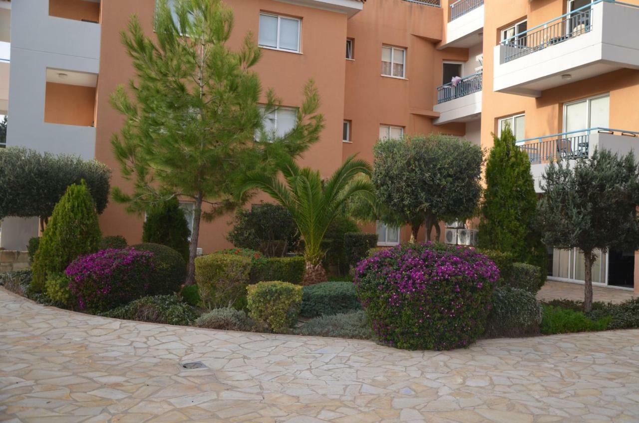 Iris Village Pafos Dış mekan fotoğraf
